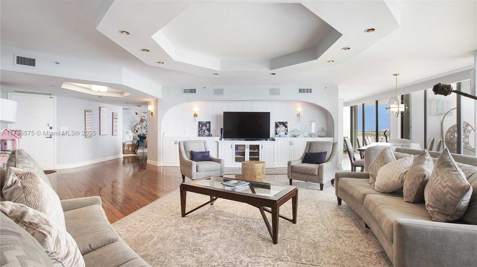 Small Image of 19707 TURNBERRY WAY #10AB, Aventura Number 4
