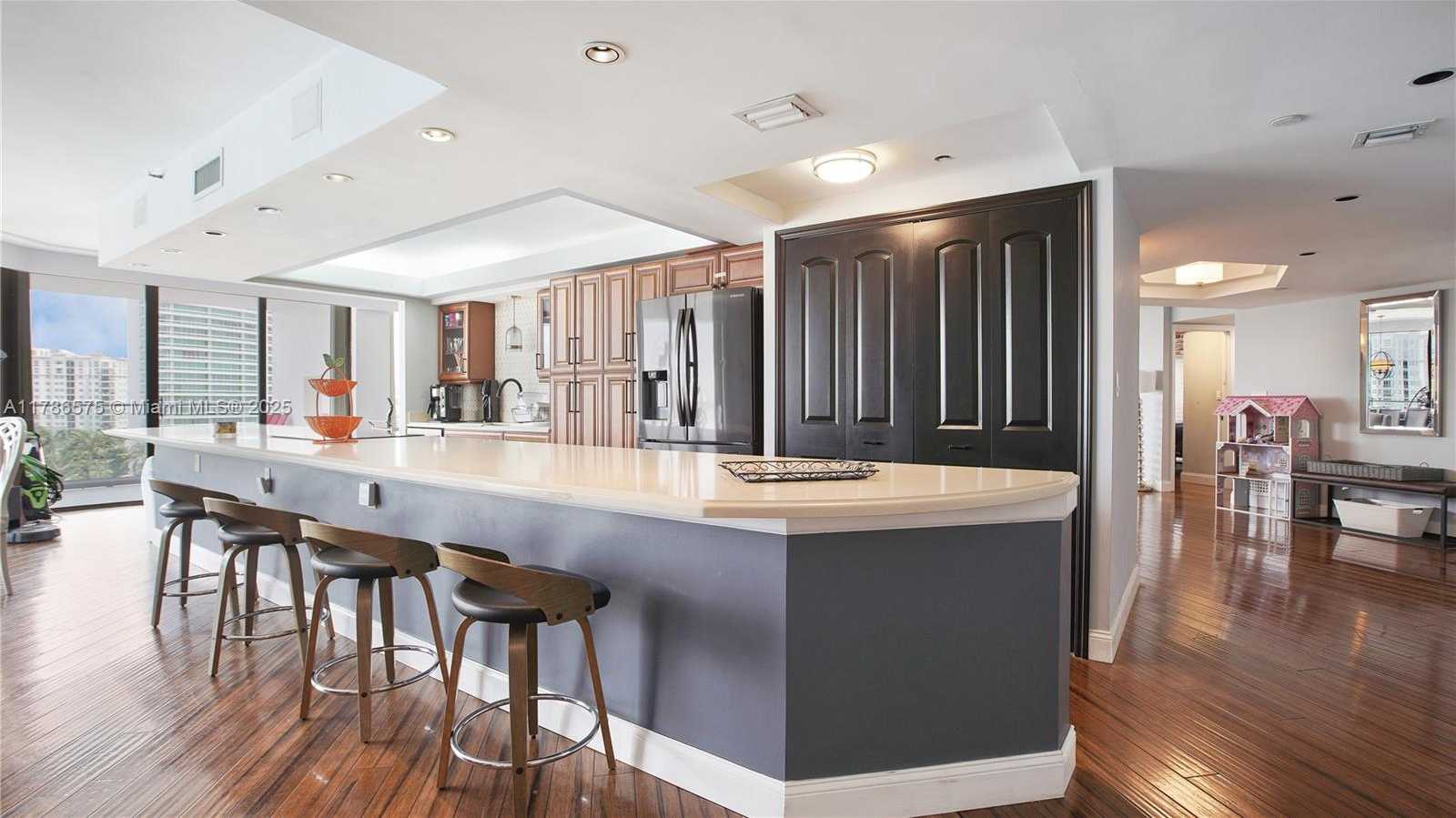 Small Image of 19707 TURNBERRY WAY #10AB, Aventura Number 8