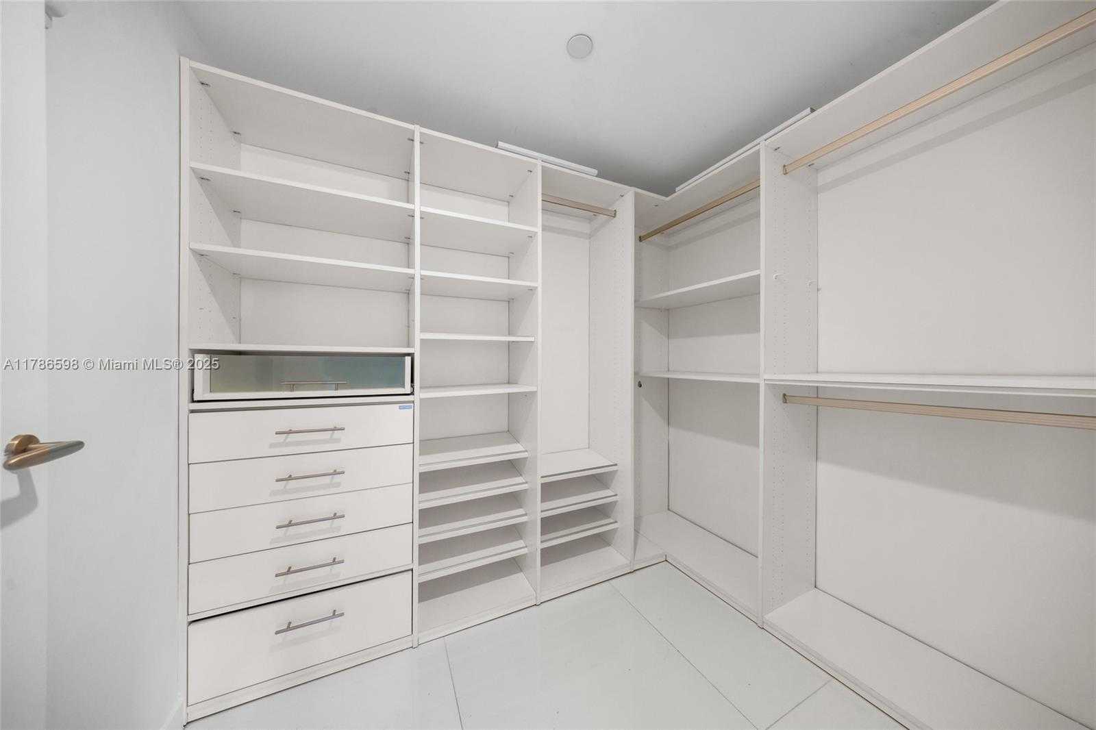 Small Image of 200 BISCAYNE BLVD WAY #503, Miami Number 19