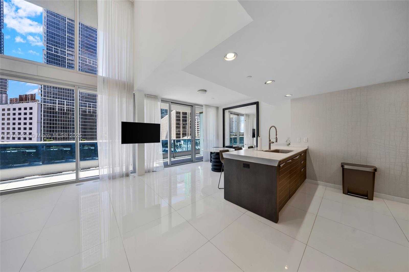 Small Image of 200 BISCAYNE BLVD WAY #503, Miami Number 5