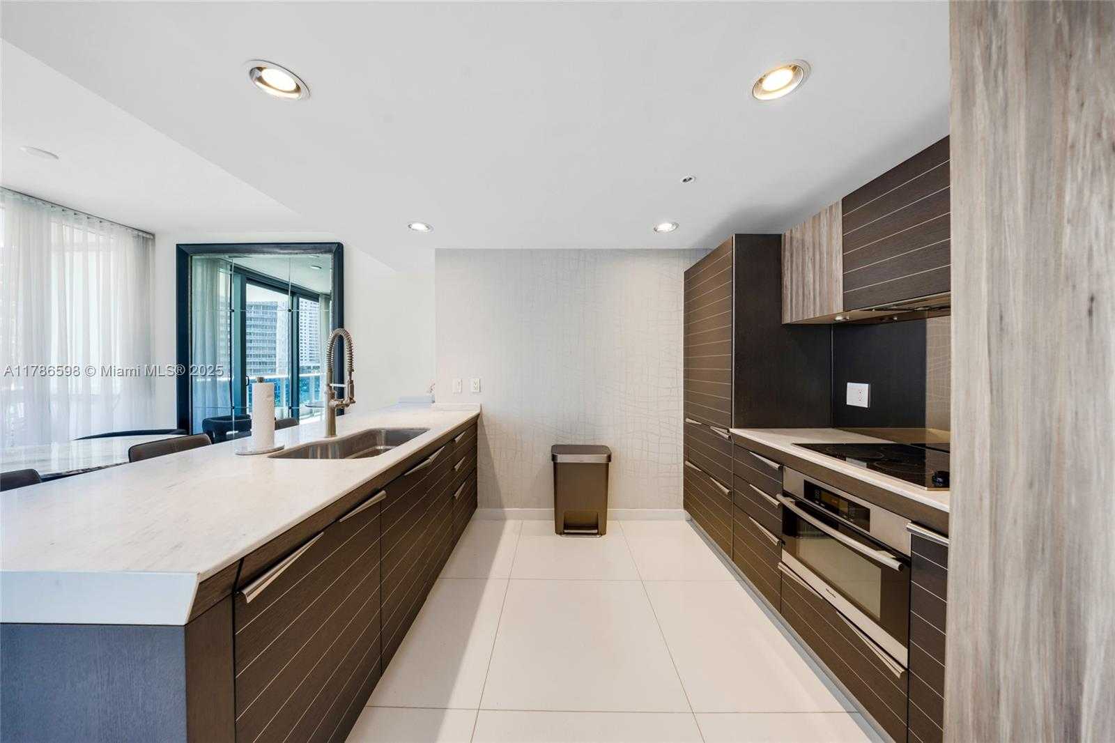 Small Image of 200 BISCAYNE BLVD WAY #503, Miami Number 7