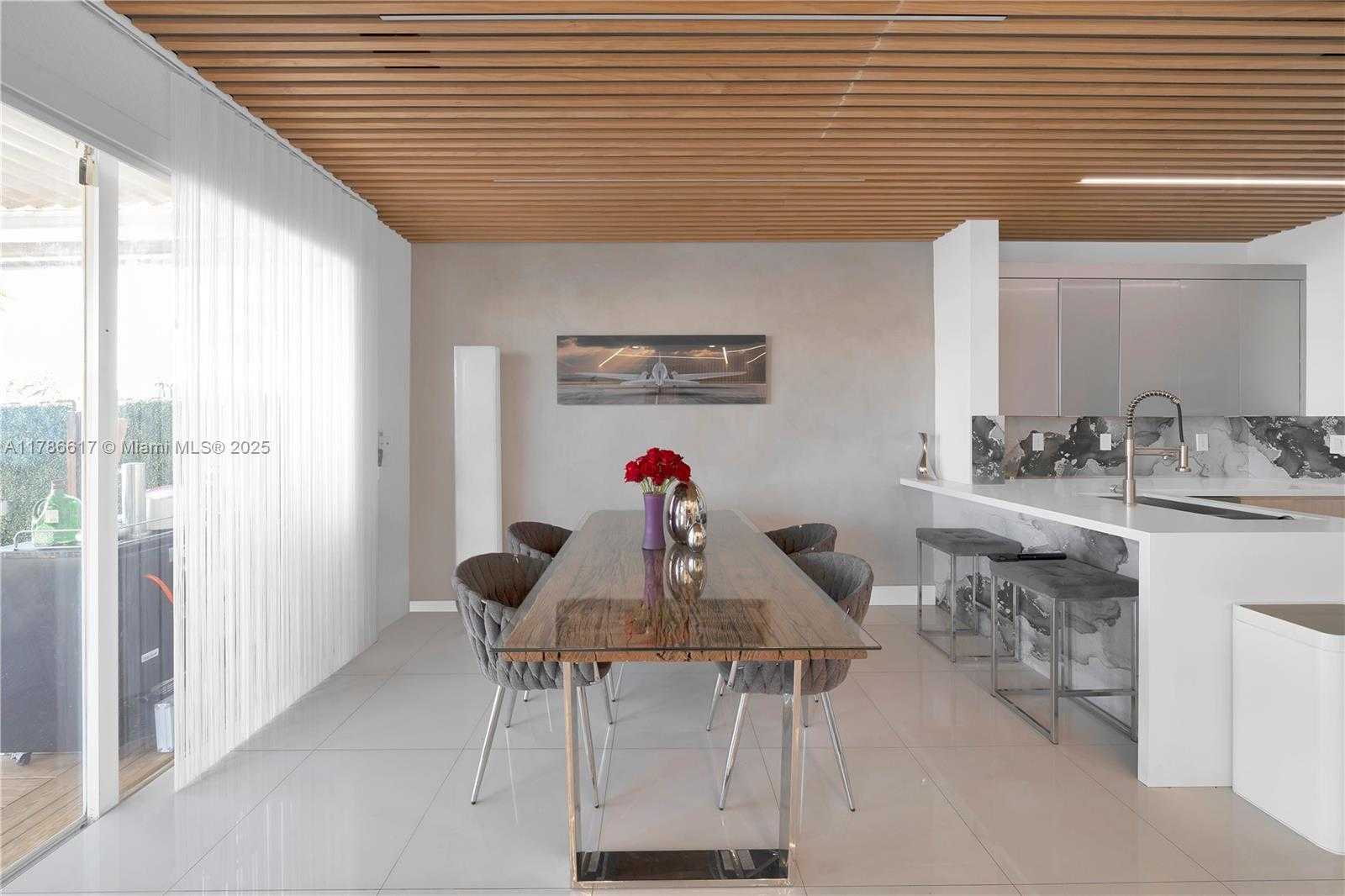 Small Image of 6694 NORTH WEST 107TH PL, Doral Number 14