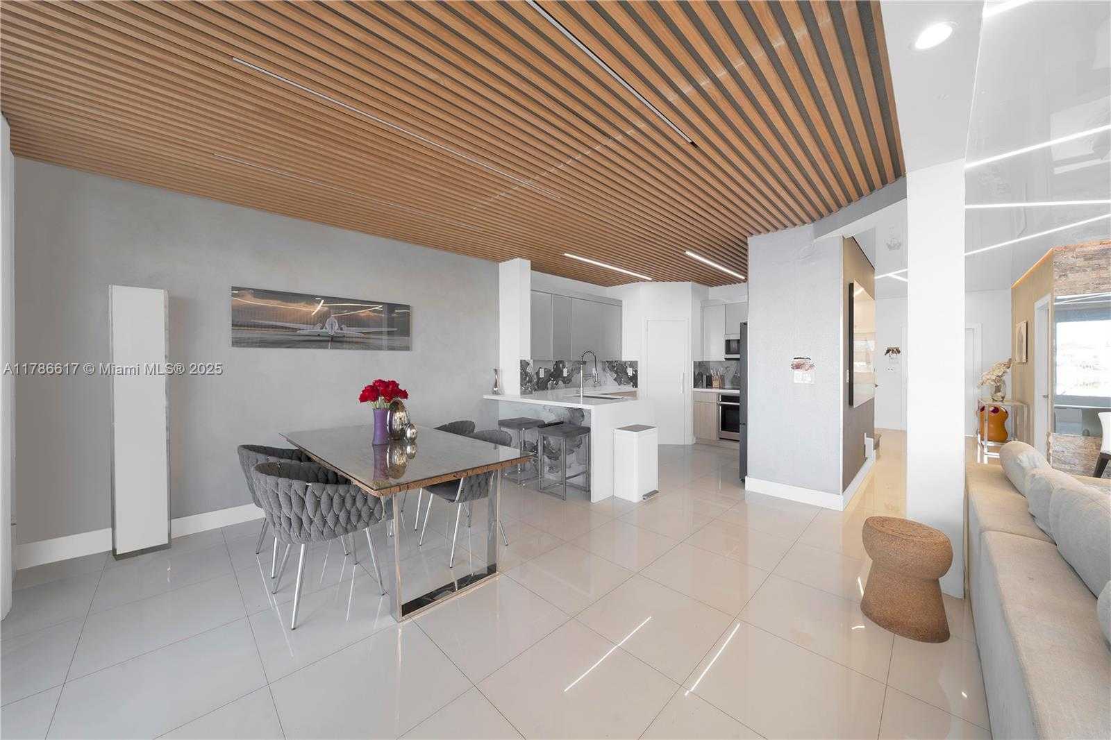 Small Image of 6694 NORTH WEST 107TH PL, Doral Number 17