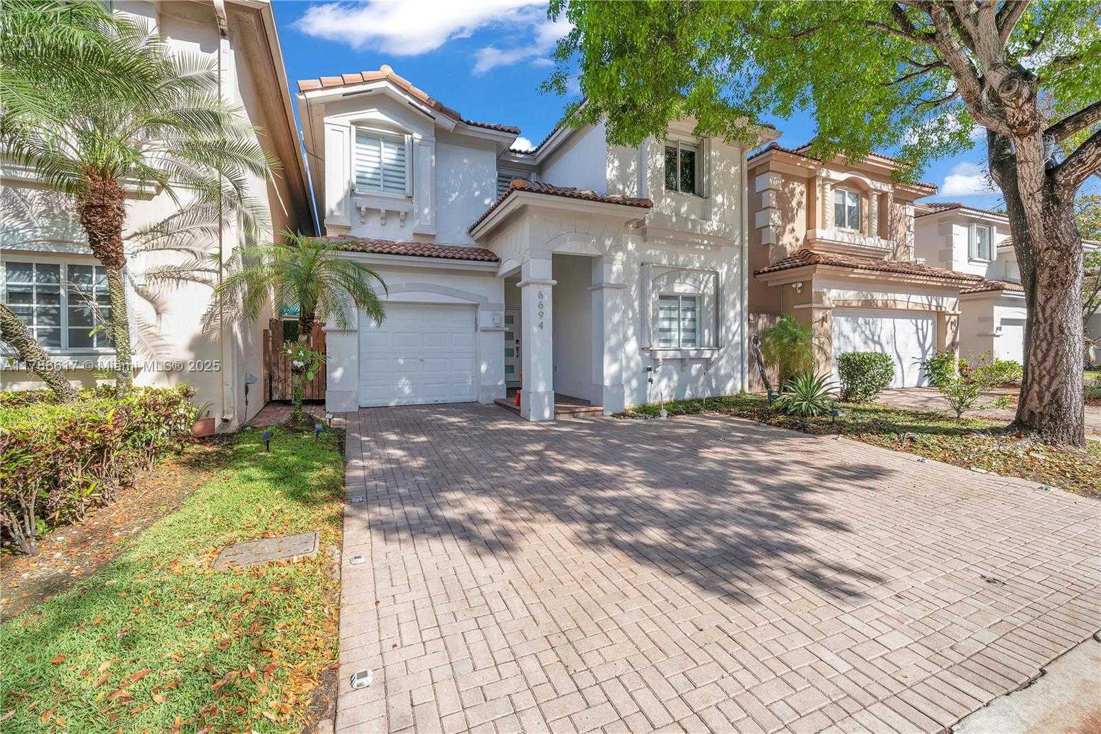 Small Image of 6694 NORTH WEST 107TH PL, Doral Number 2