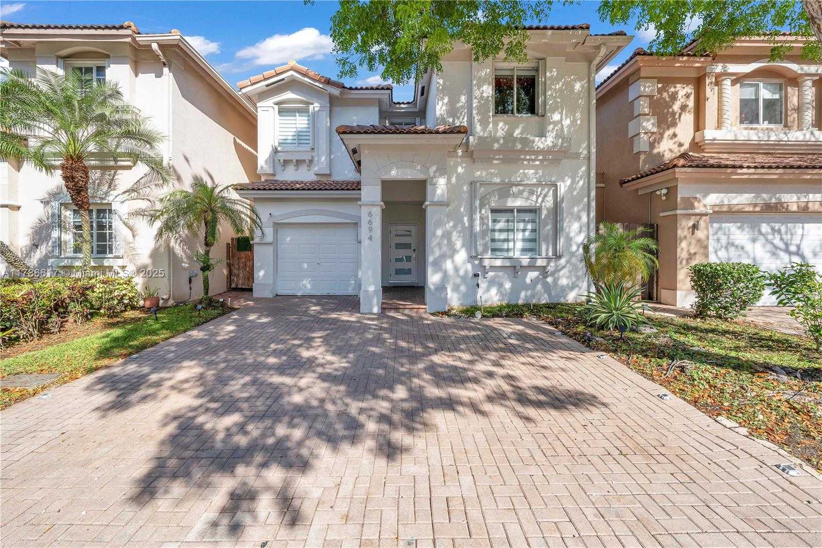 Small Image of 6694 NORTH WEST 107TH PL, Doral Number 3