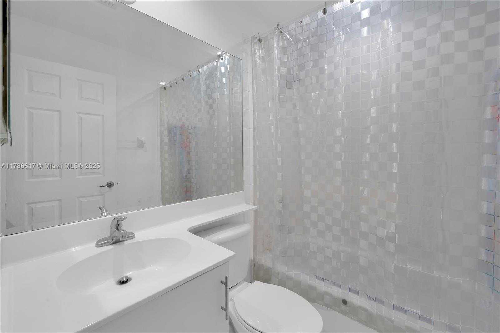 Small Image of 6694 NORTH WEST 107TH PL, Doral Number 33