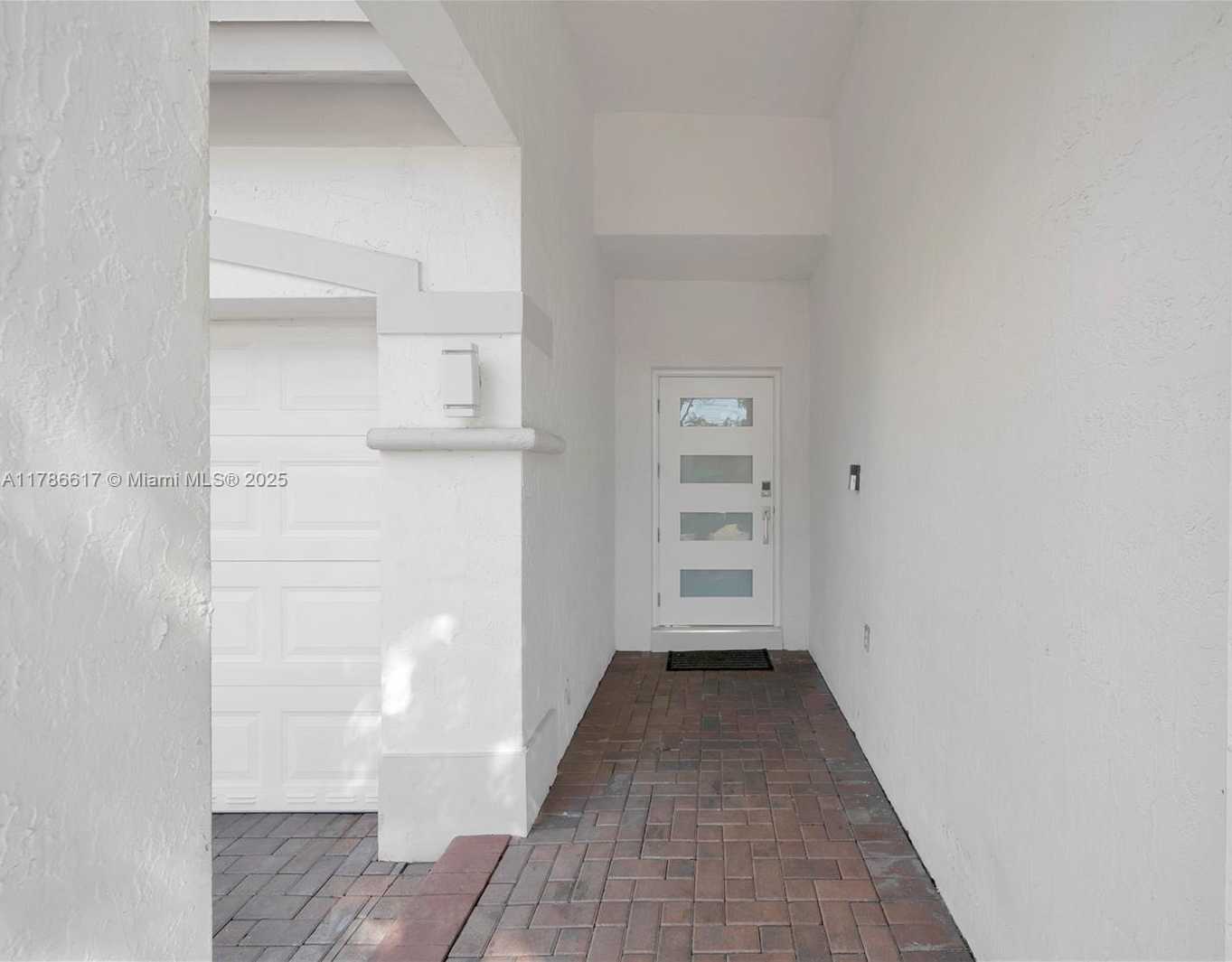 Small Image of 6694 NORTH WEST 107TH PL, Doral Number 4