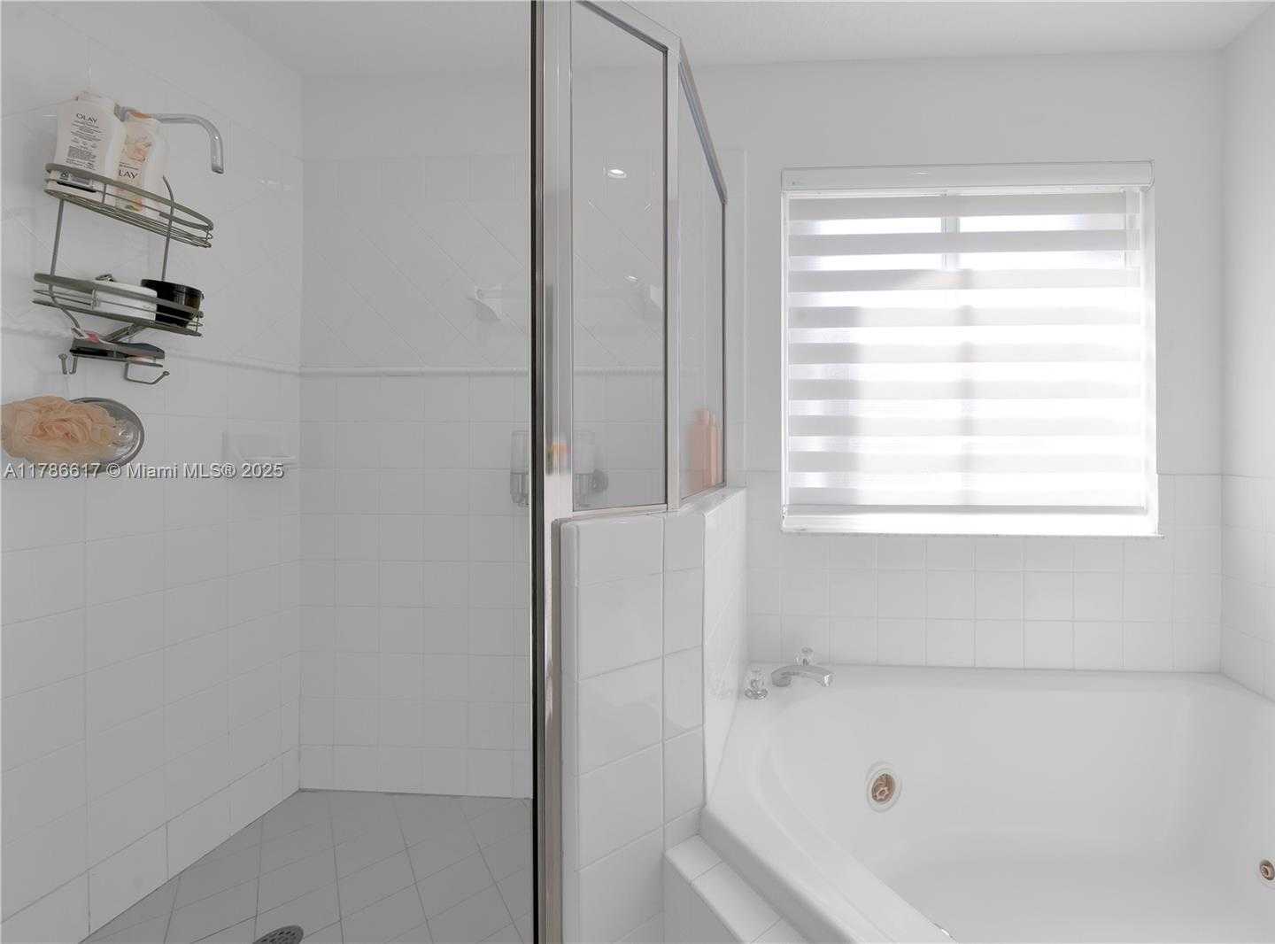 Small Image of 6694 NORTH WEST 107TH PL, Doral Number 45