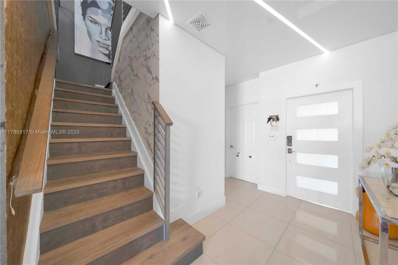 Small Image of 6694 NORTH WEST 107TH PL, Doral Number 5