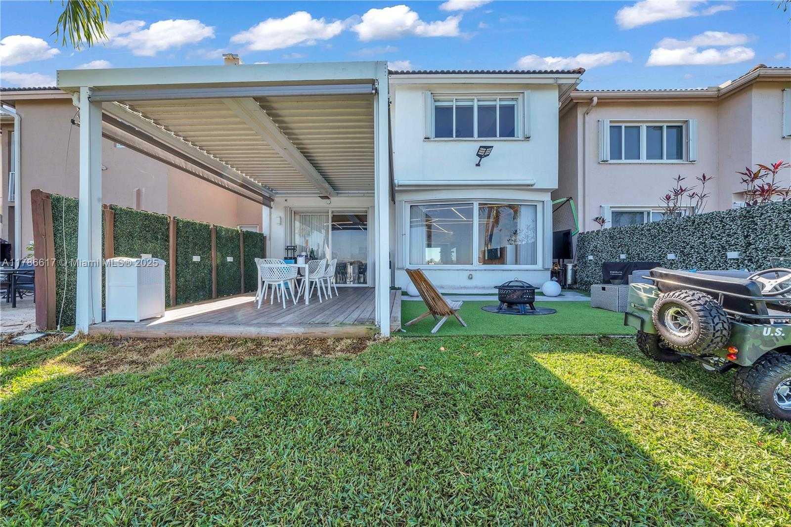 Small Image of 6694 NORTH WEST 107TH PL, Doral Number 54