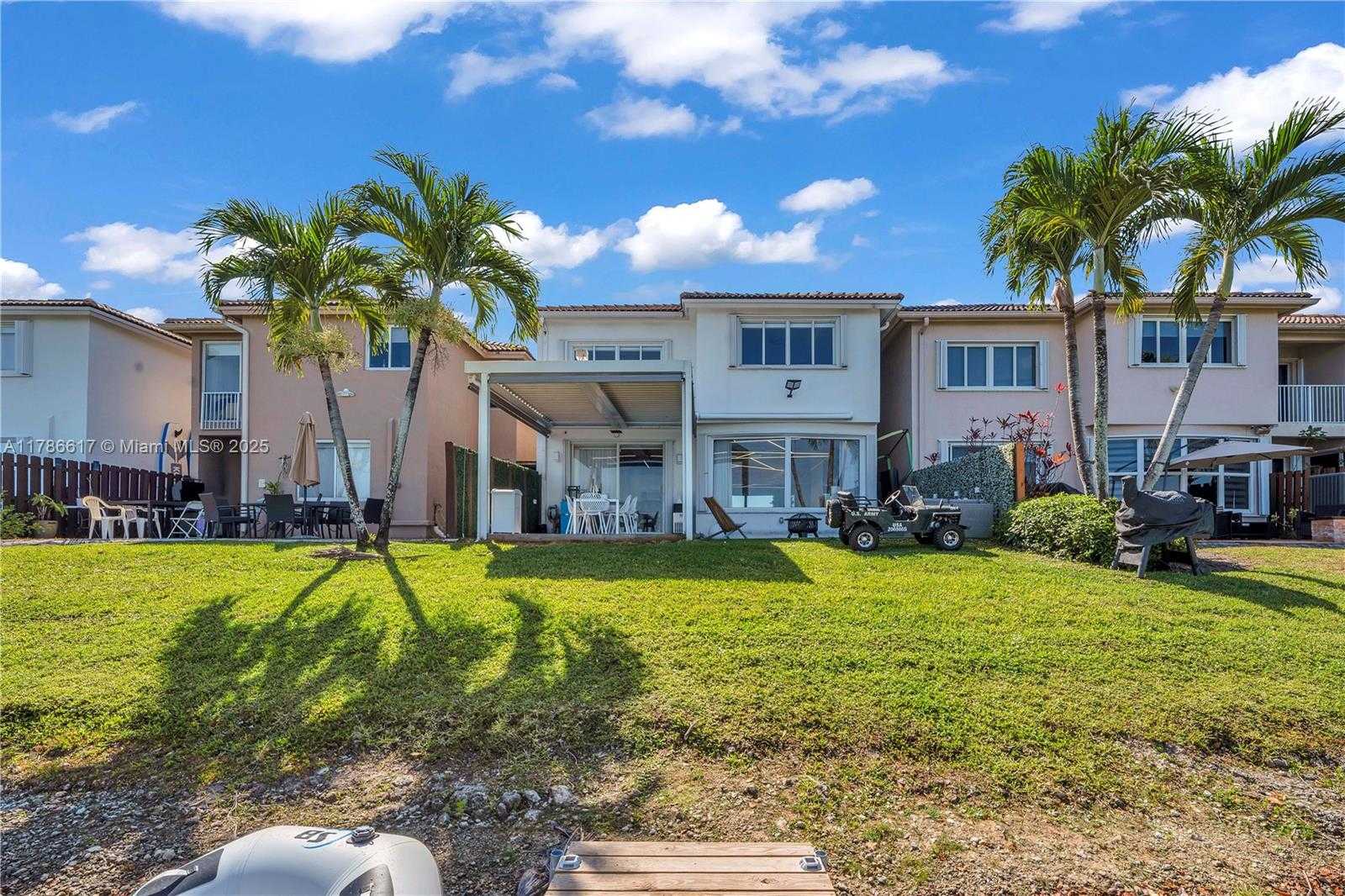 Small Image of 6694 NORTH WEST 107TH PL, Doral Number 59