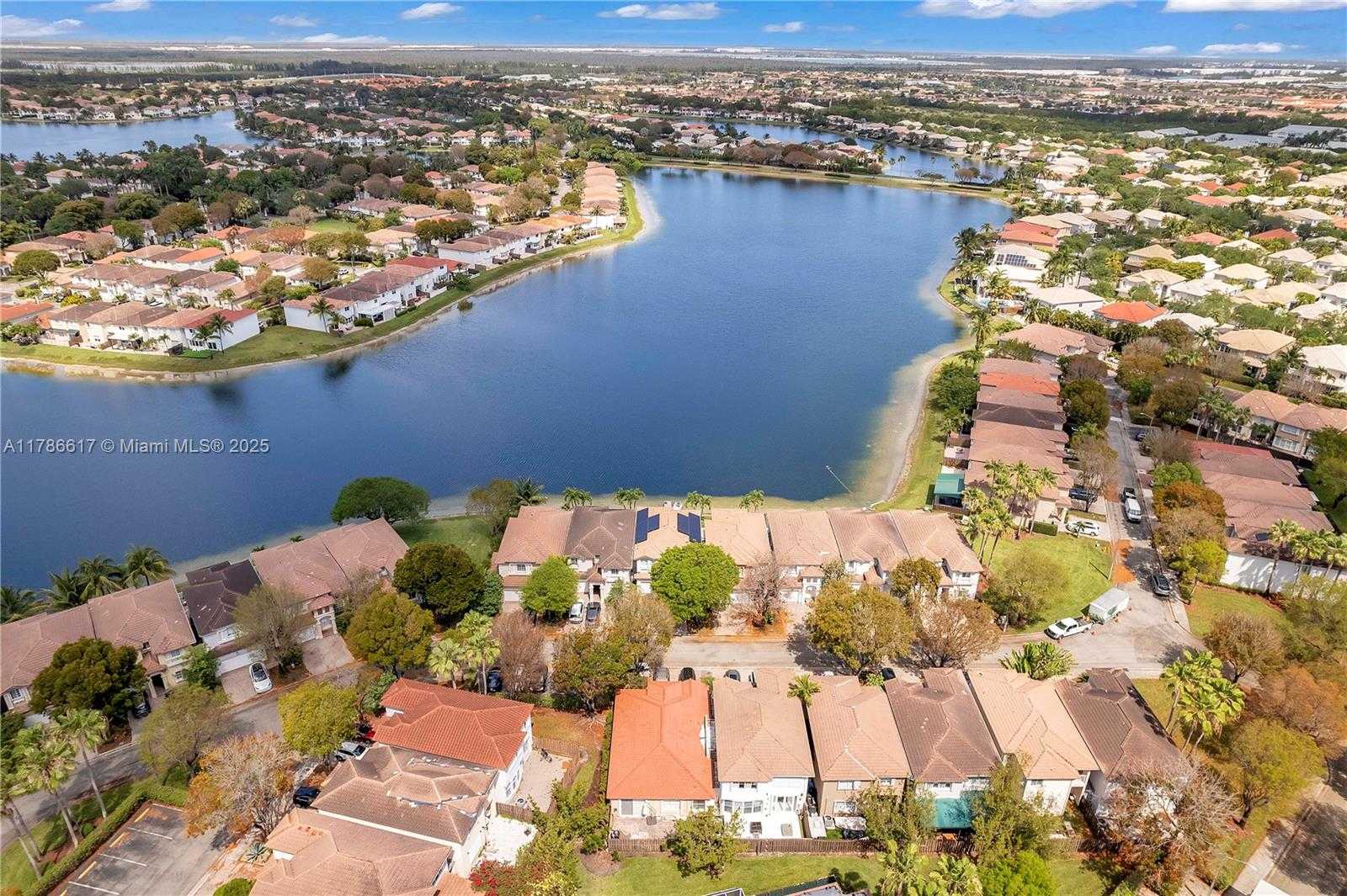 Small Image of 6694 NORTH WEST 107TH PL, Doral Number 63