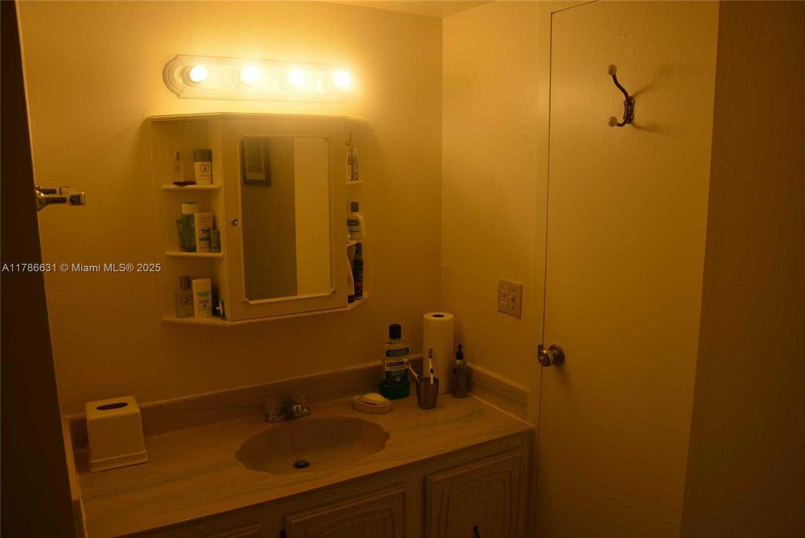 Small Image of 2821 NORTH MIAMI BEACH BLVD #5E, North Miami Beach Number 10