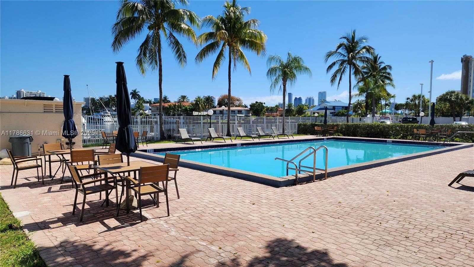 Small Image of 2821 NORTH MIAMI BEACH BLVD #5E, North Miami Beach Number 2