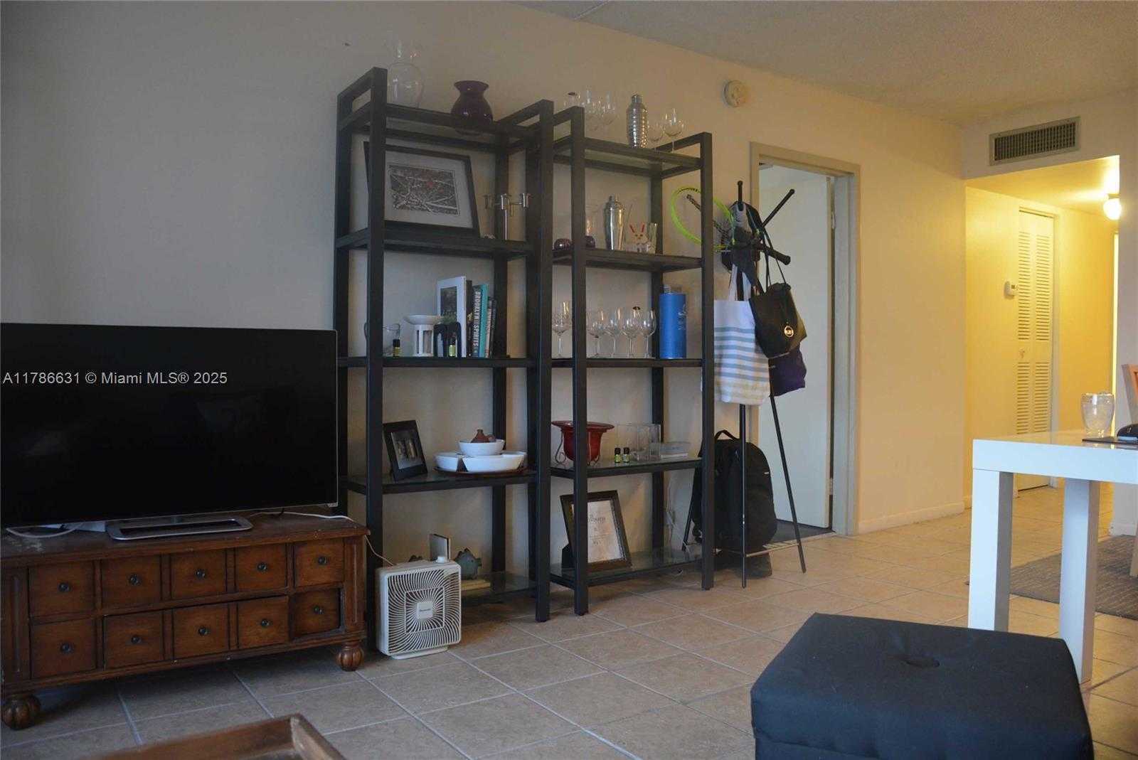 Small Image of 2821 NORTH MIAMI BEACH BLVD #5E, North Miami Beach Number 7