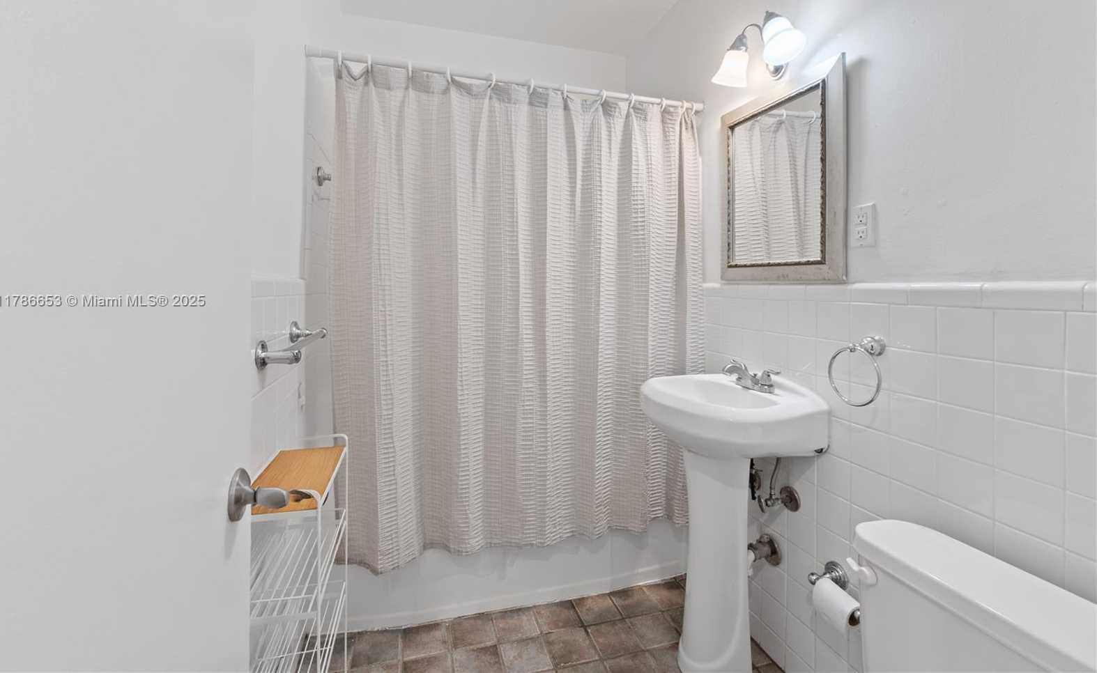 Small Image of 6580 SANTONA ST #A42, Coral Gables Number 11
