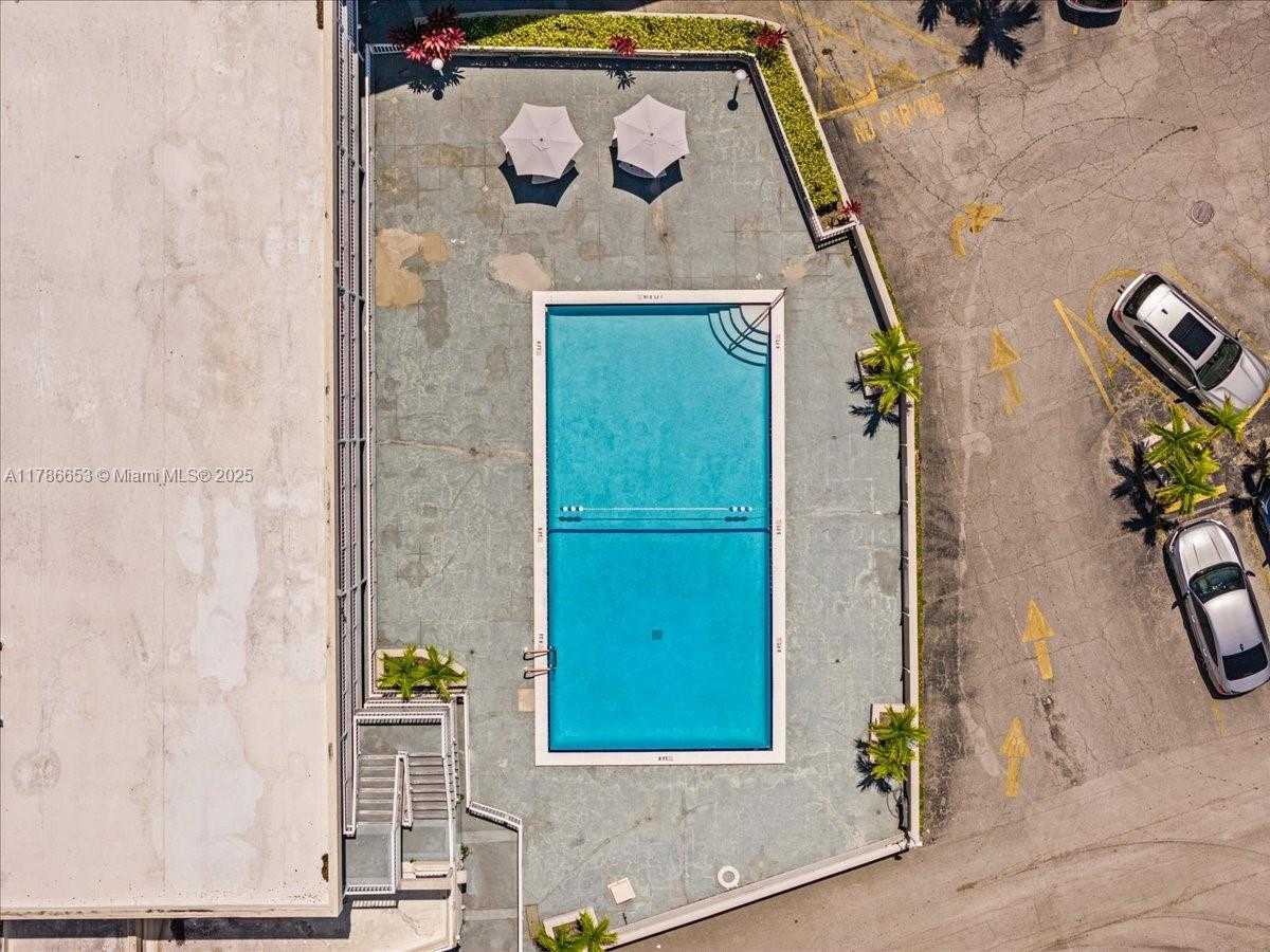 Small Image of 6580 SANTONA ST #A42, Coral Gables Number 16