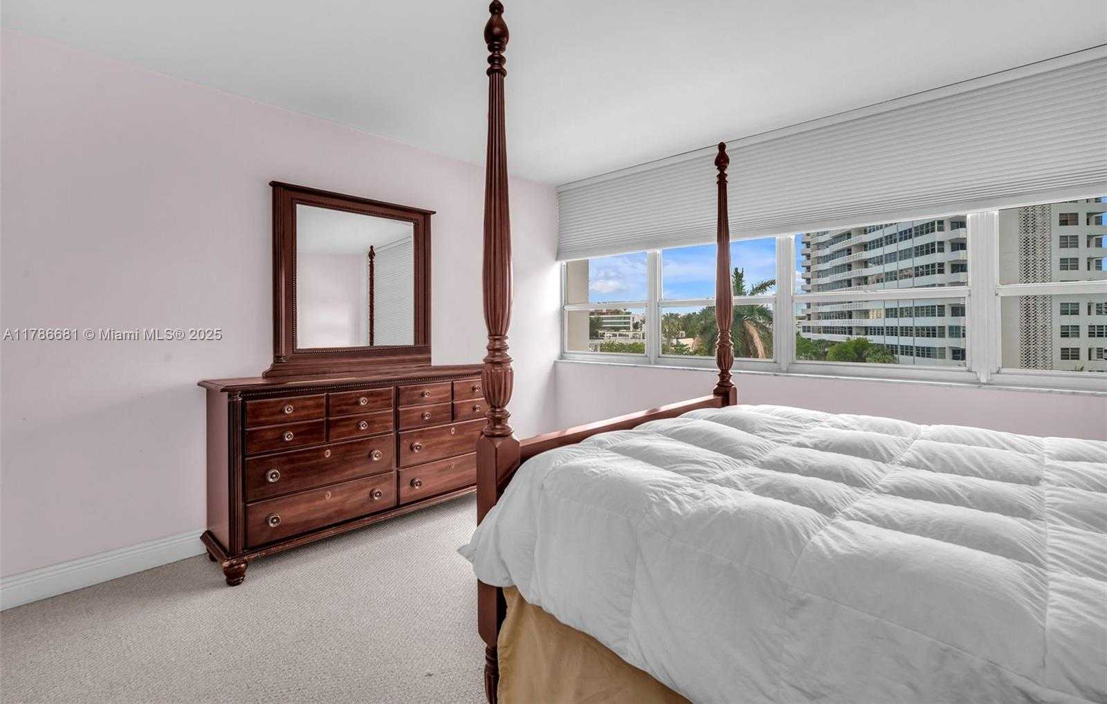Small Image of 11 ISLAND AVE #512, Miami Beach Number 15