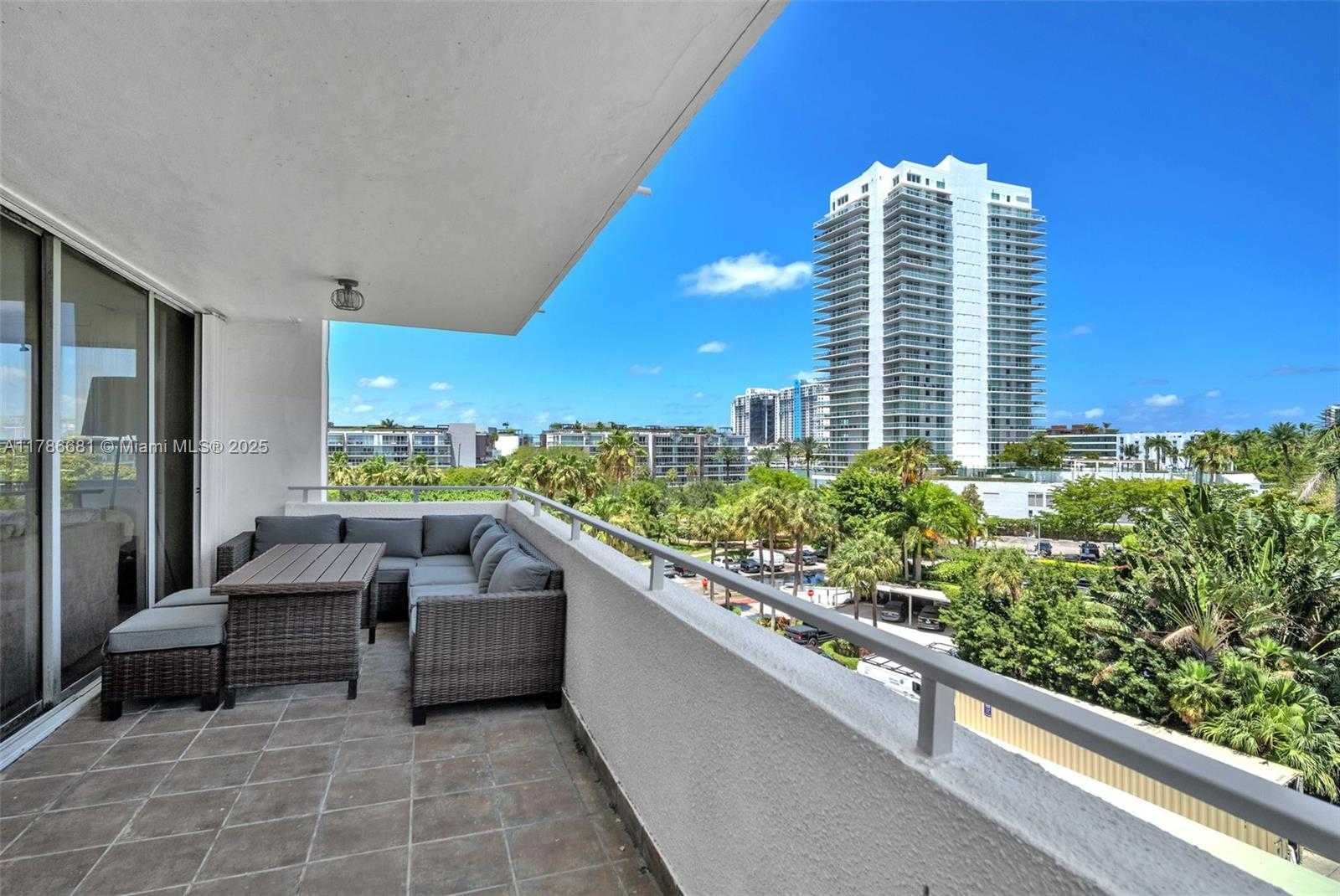 Small Image of 11 ISLAND AVE #512, Miami Beach Number 17