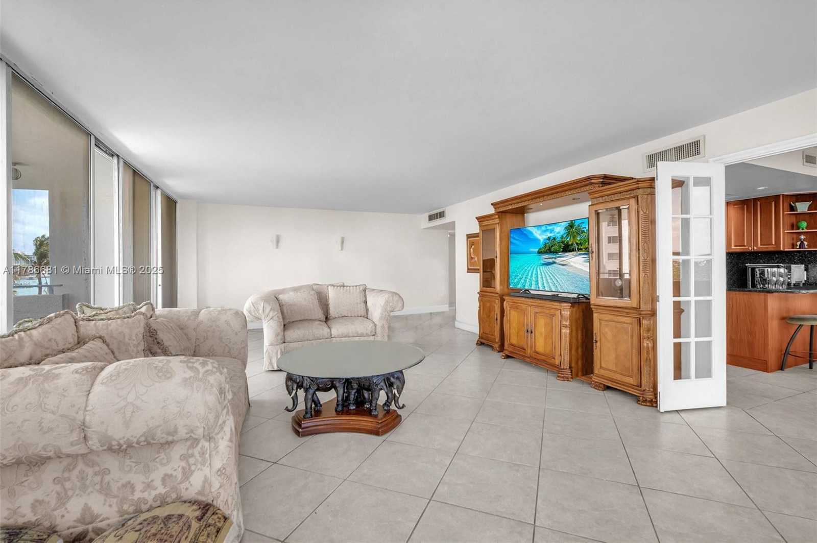 Small Image of 11 ISLAND AVE #512, Miami Beach Number 2