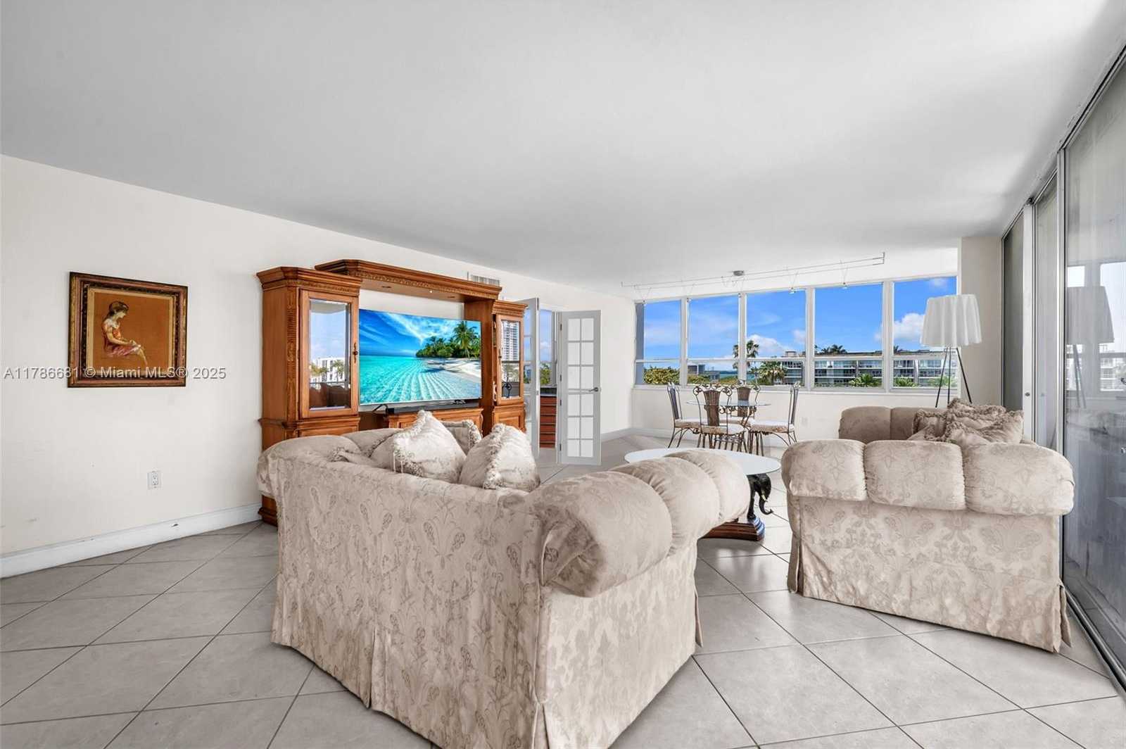 Small Image of 11 ISLAND AVE #512, Miami Beach Number 3
