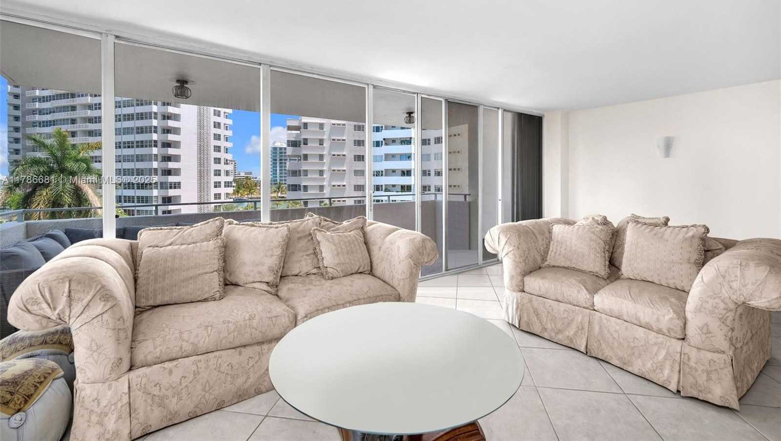 Small Image of 11 ISLAND AVE #512, Miami Beach Number 4