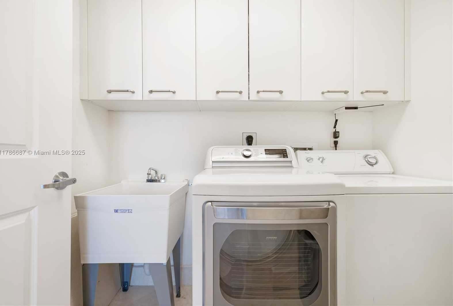 Small Image of 3101 SOUTH OCEAN DR #3506, Hollywood Number 21