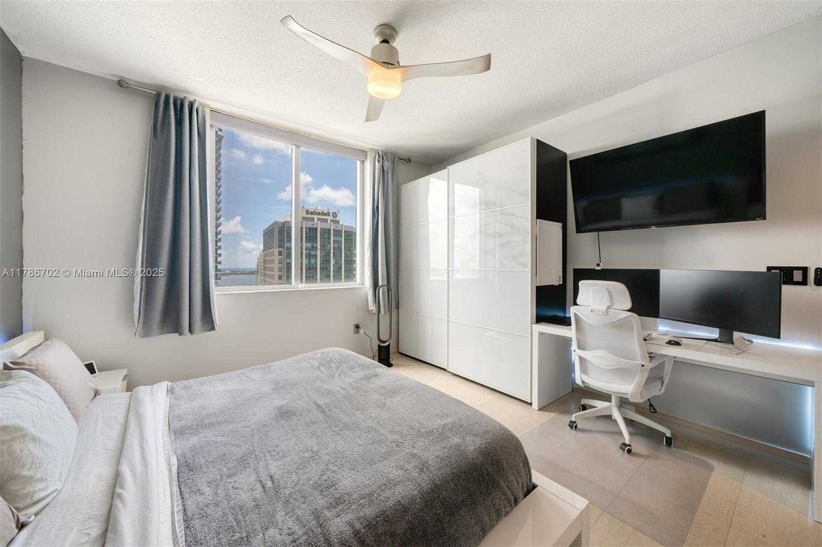 Small Image of 1060 BRICKELL AVE #3003, Miami Number 13