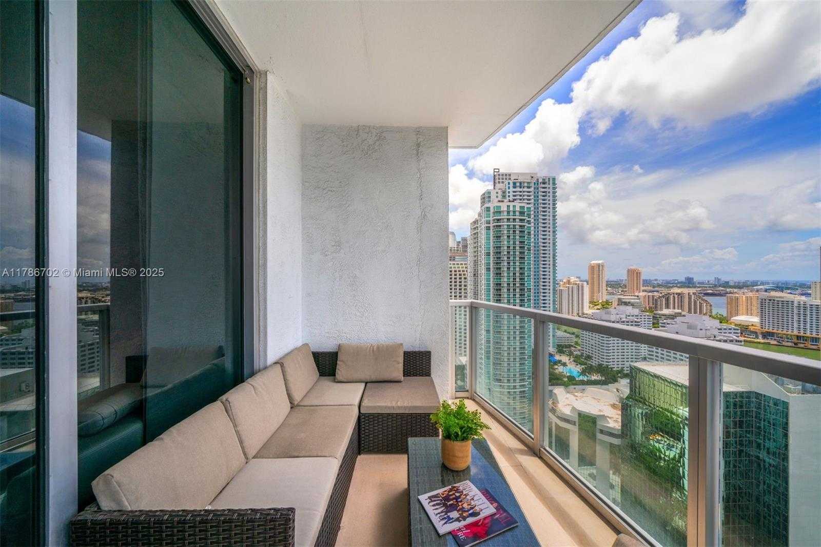 Small Image of 1060 BRICKELL AVE #3003, Miami Number 19