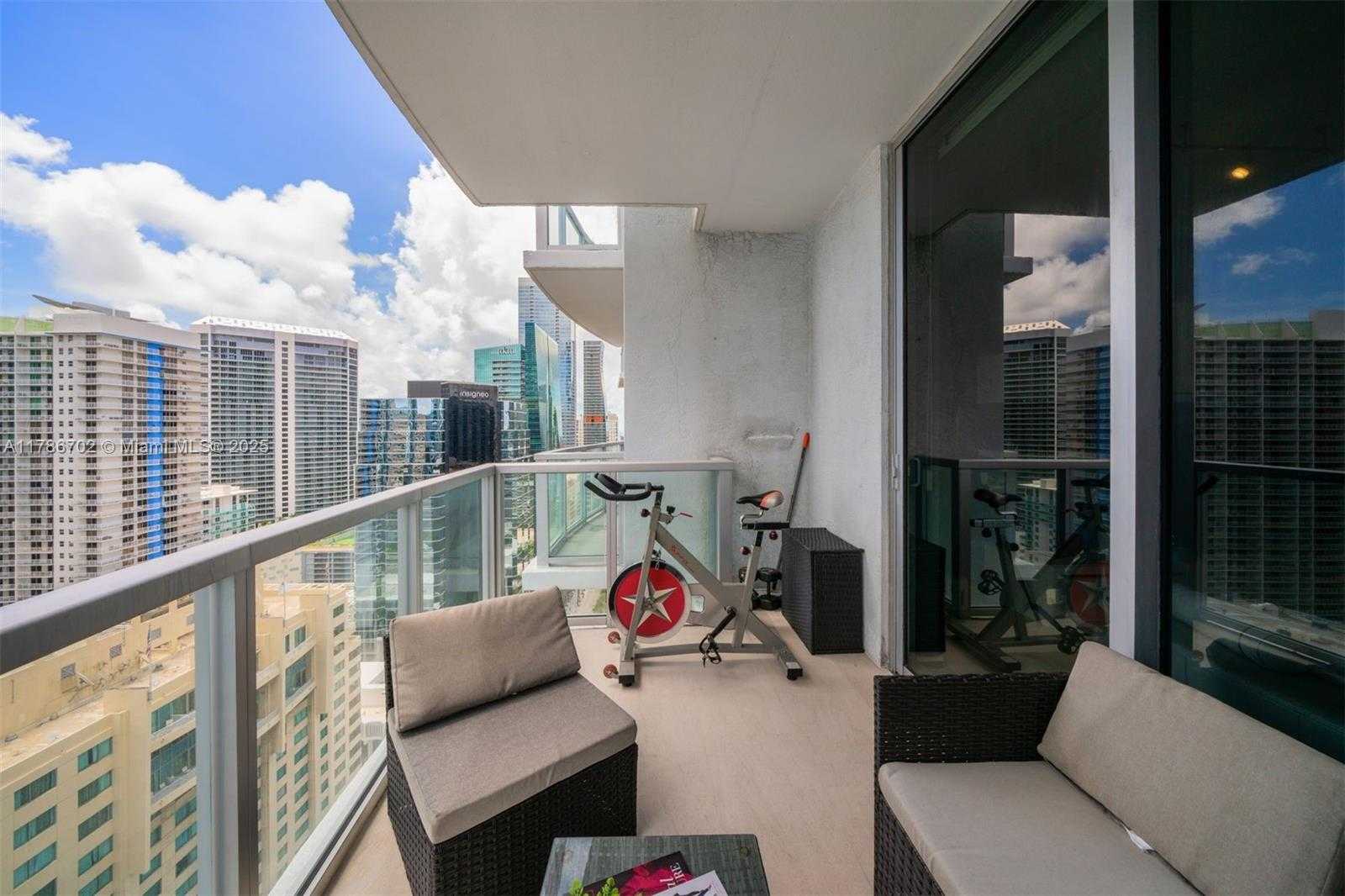 Small Image of 1060 BRICKELL AVE #3003, Miami Number 20