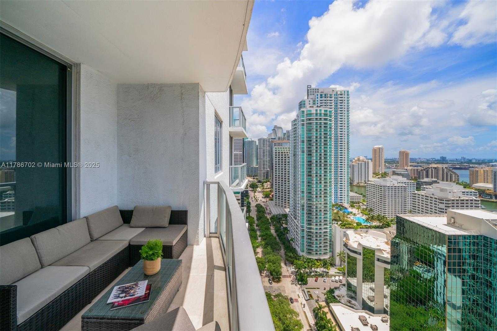 Small Image of 1060 BRICKELL AVE #3003, Miami Number 22