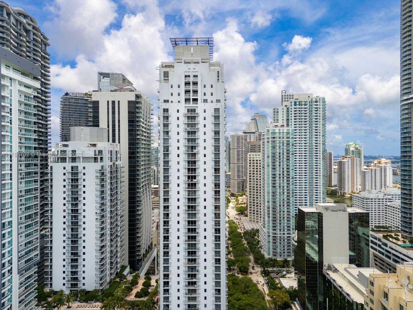 Small Image of 1060 BRICKELL AVE #3003, Miami Number 27