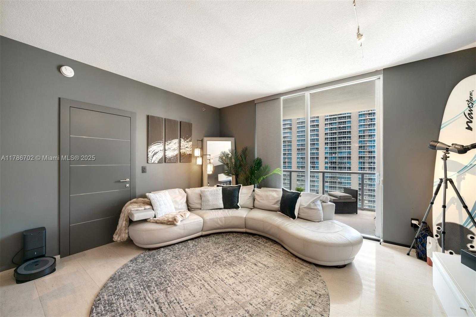 Small Image of 1060 BRICKELL AVE #3003, Miami Number 3
