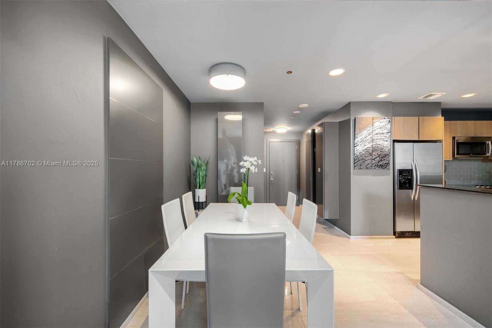 Small Image of 1060 BRICKELL AVE #3003, Miami Number 6