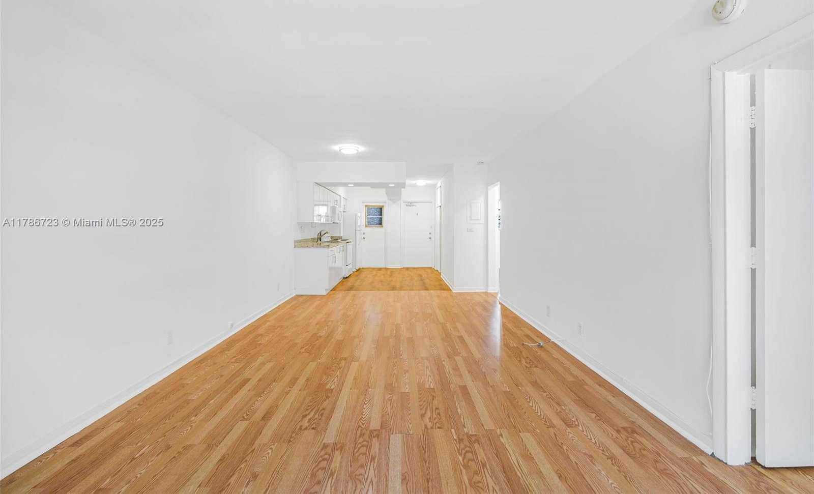 Small Image of 6580 SANTONA ST #A18, Coral Gables Number 10