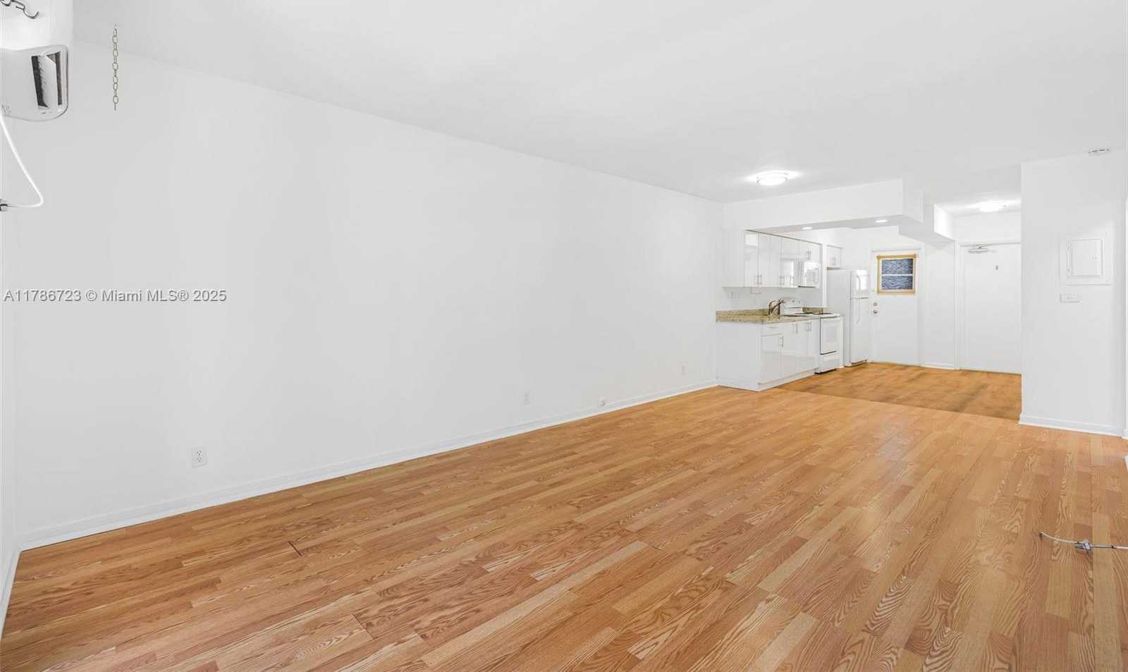 Small Image of 6580 SANTONA ST #A18, Coral Gables Number 11