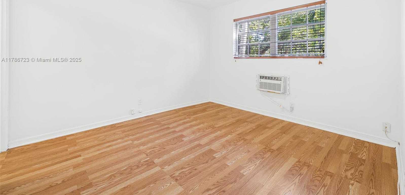 Small Image of 6580 SANTONA ST #A18, Coral Gables Number 15