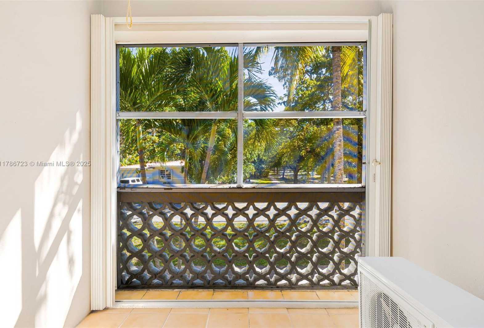 Small Image of 6580 SANTONA ST #A18, Coral Gables Number 20