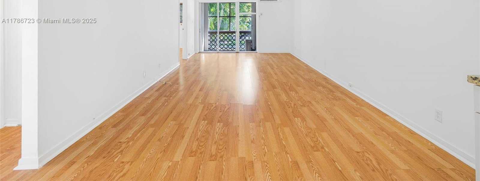 Small Image of 6580 SANTONA ST #A18, Coral Gables Number 7