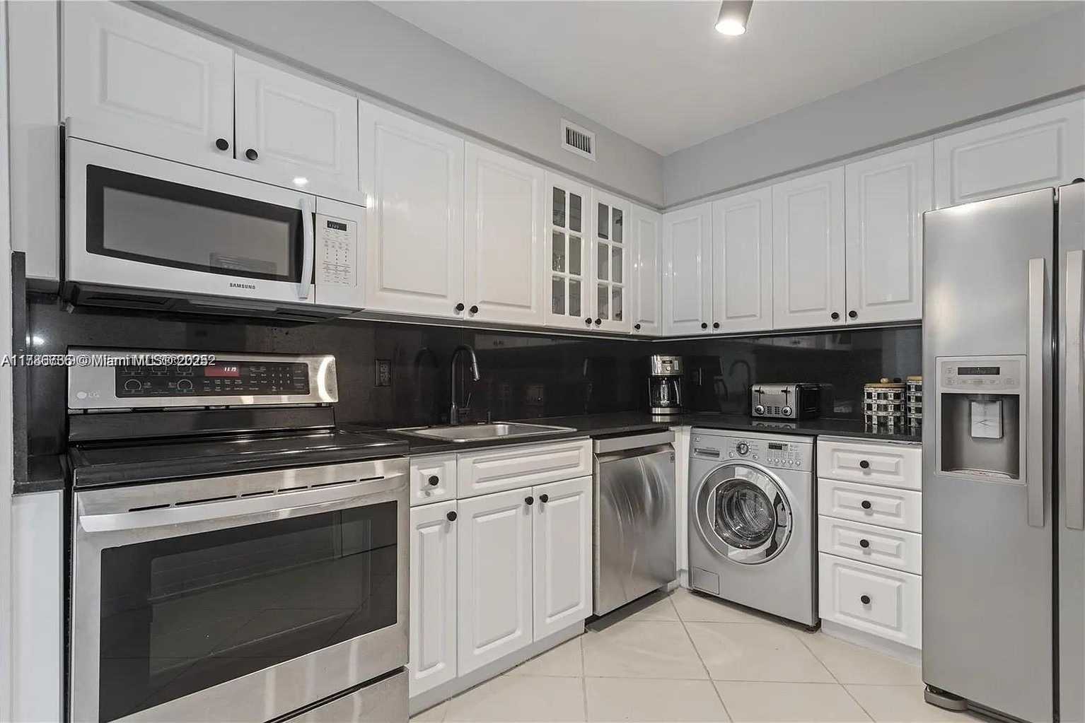 Small Image of 6770 INDIAN CREEK DR #8E, Miami Beach Number 10