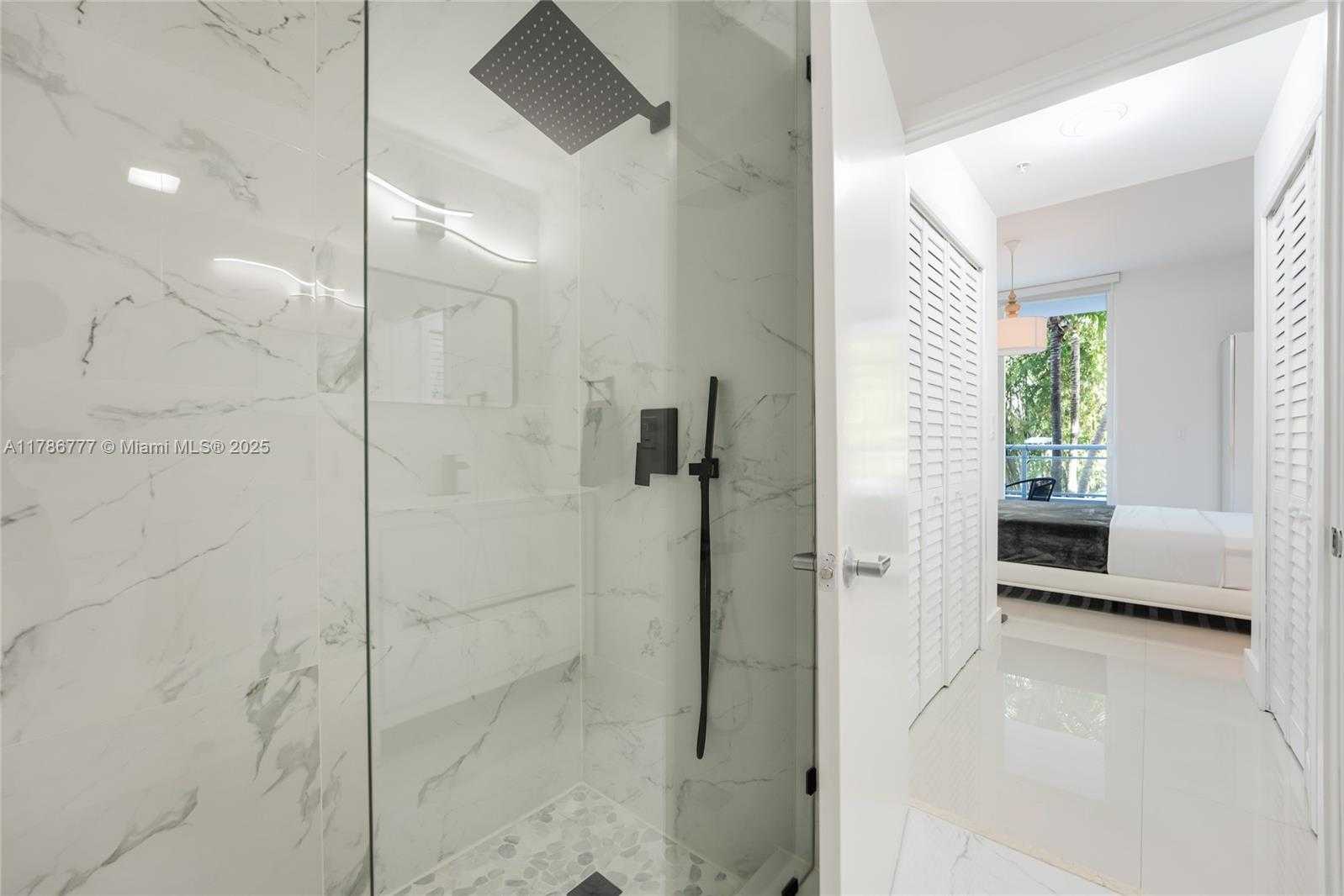 Small Image of 2020 PRAIRIE AVE #205, Miami Beach Number 10