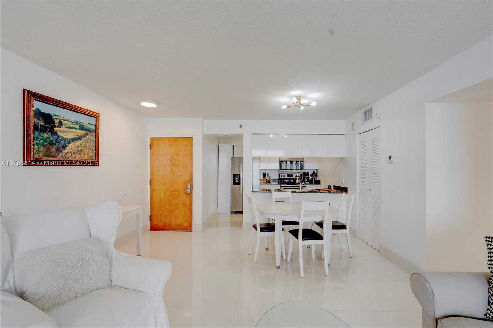 Small Image of 1200 BRICKELL BAY DRIVE #3902, Miami Number 47