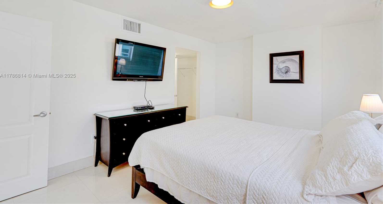 Small Image of 1200 BRICKELL BAY DRIVE #3902, Miami Number 66