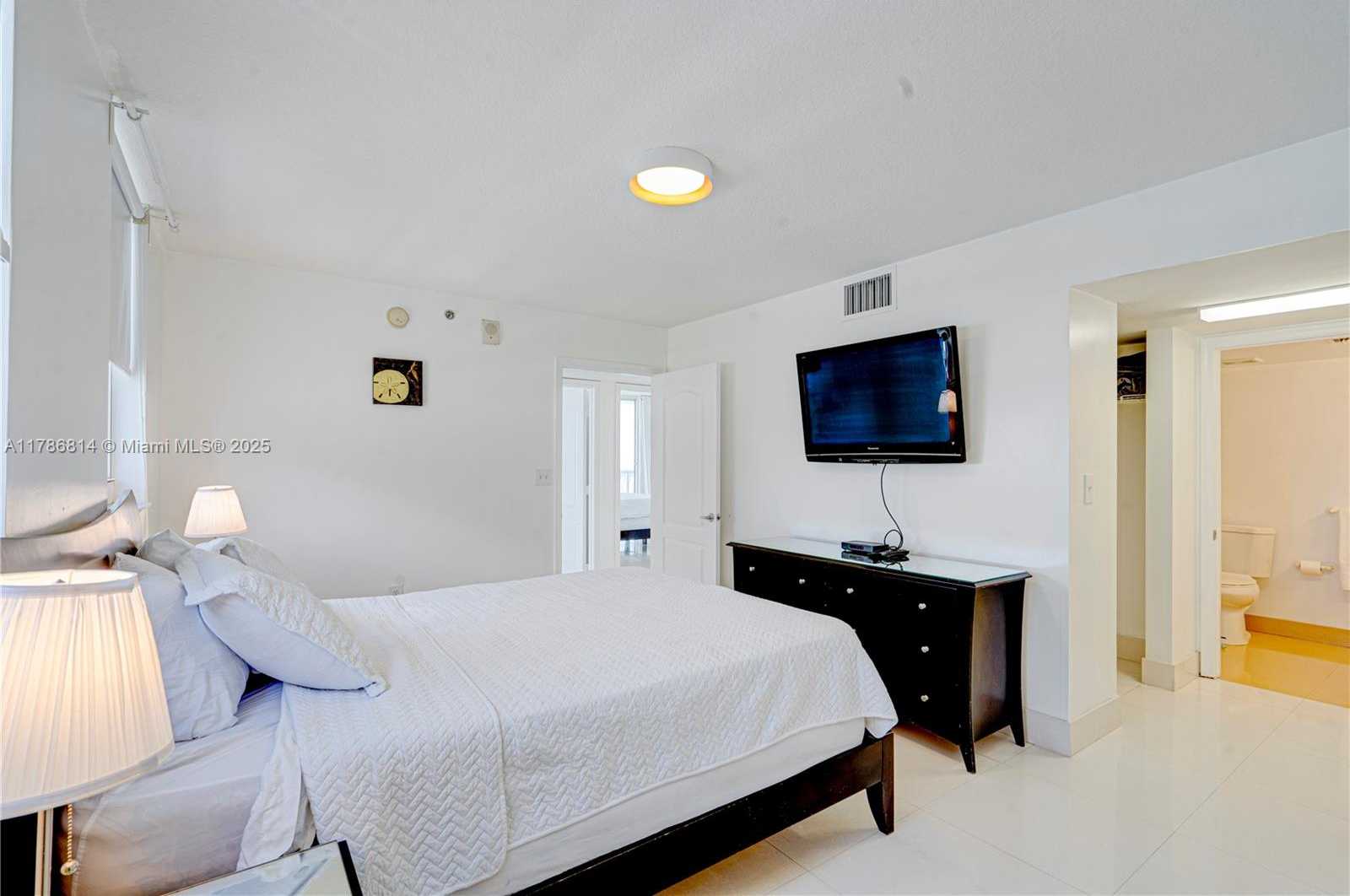 Small Image of 1200 BRICKELL BAY DRIVE #3902, Miami Number 68