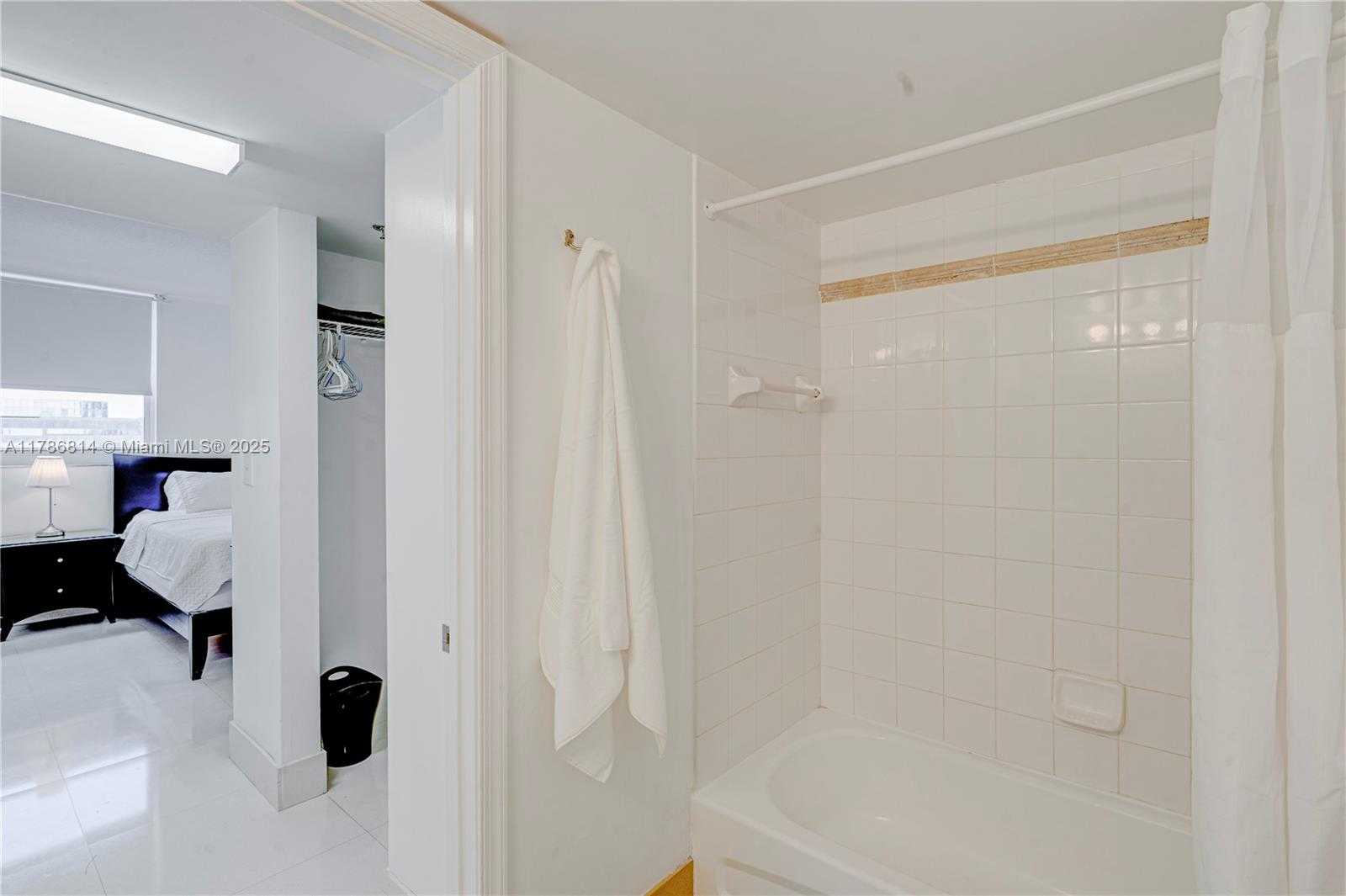 Small Image of 1200 BRICKELL BAY DRIVE #3902, Miami Number 74