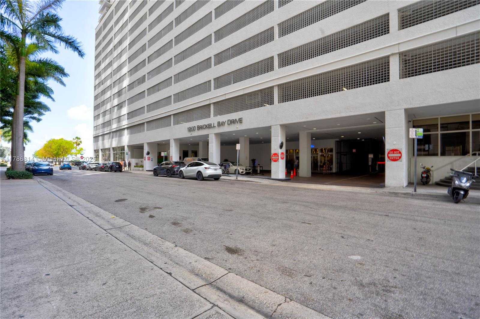 Small Image of 1200 BRICKELL BAY DRIVE #3902, Miami Number 84