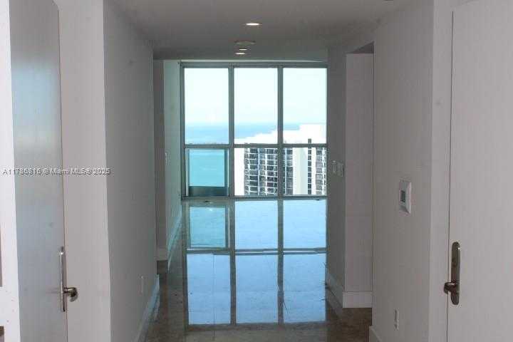 Small Image of 1331 BRICKELL BAY DR #2108, Miami Number 5