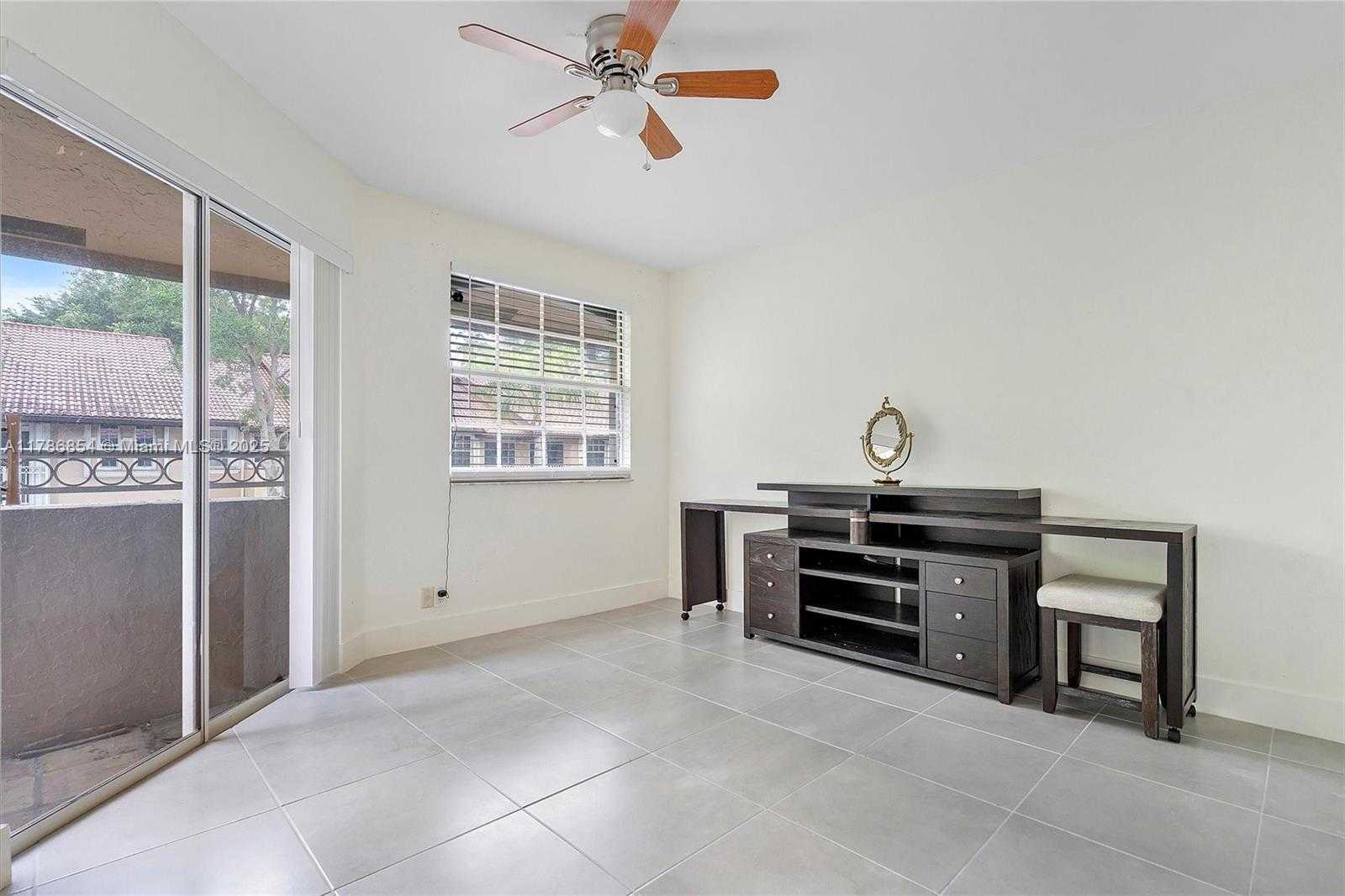 Small Image of 5001 RIVERSIDE DR #303, Coral Springs Number 23