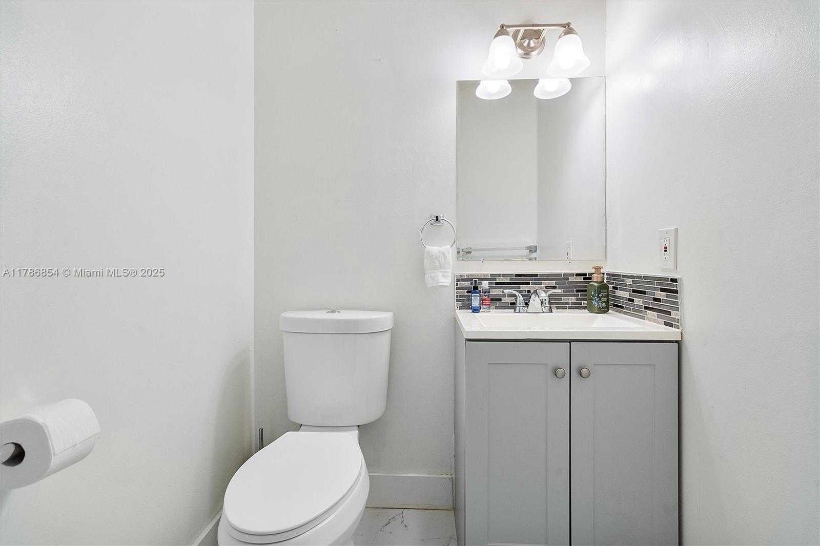 Small Image of 5001 RIVERSIDE DR #303, Coral Springs Number 24