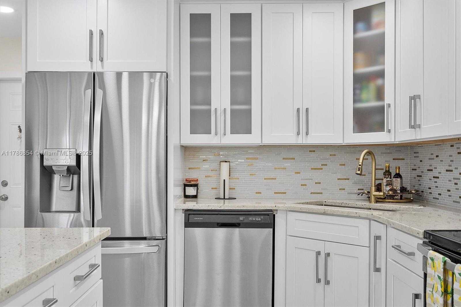 Small Image of 5001 RIVERSIDE DR #303, Coral Springs Number 3